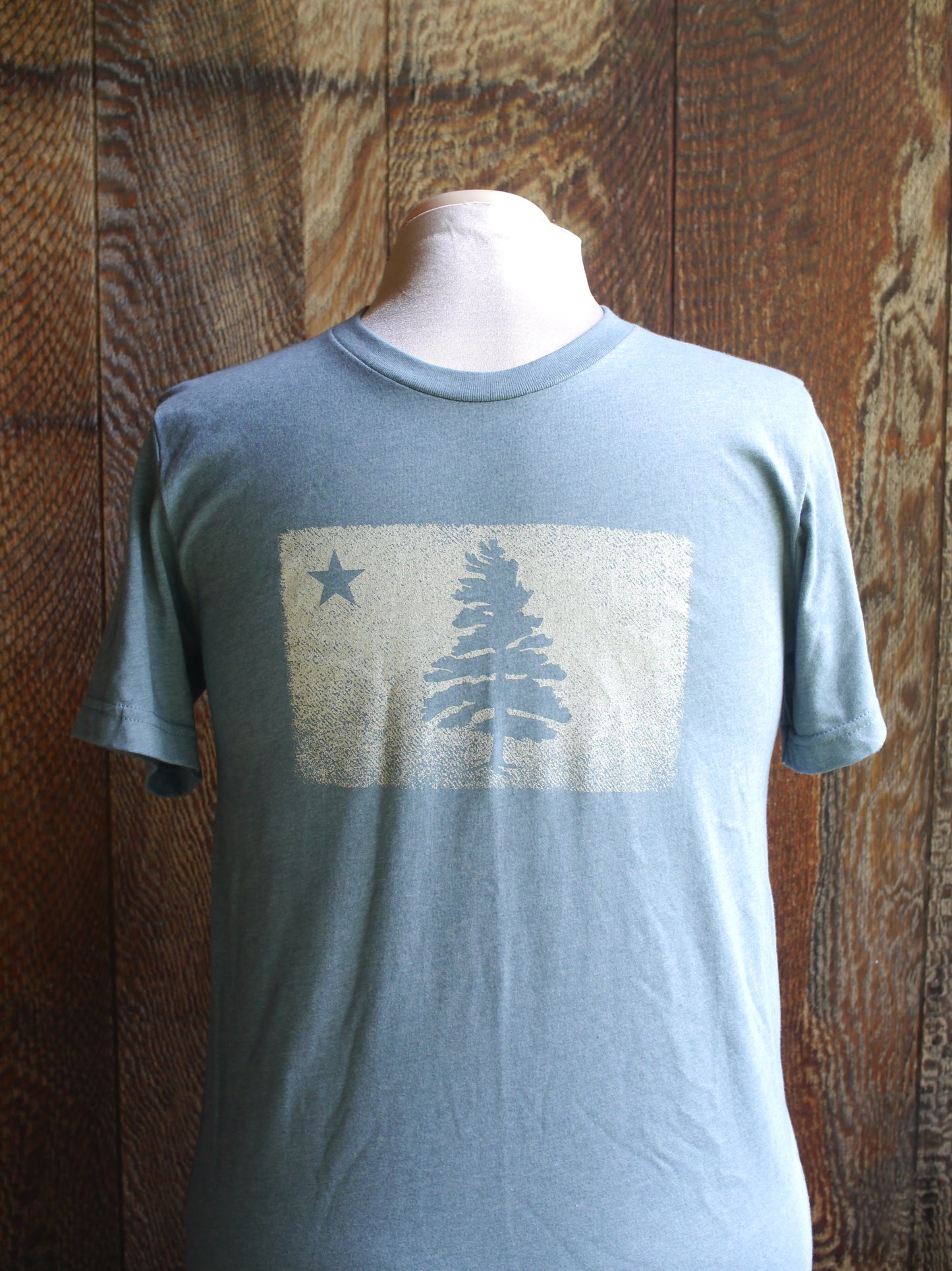 1901 Maine Flag Distressed Unisex T-Shirt - 3 colors